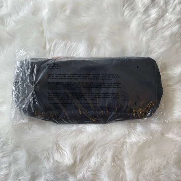 NWT - DSW Weekender - Picture 16 of 16